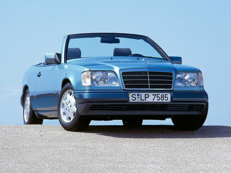  Mercedes-Benz E220 Cabriolet 1993 года  (фото 12 из 27)